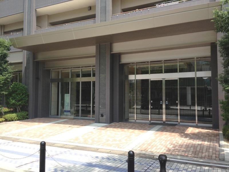 Entrance. Common areas