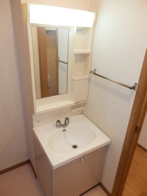 Washroom. Vertical type of independent wash basin ☆