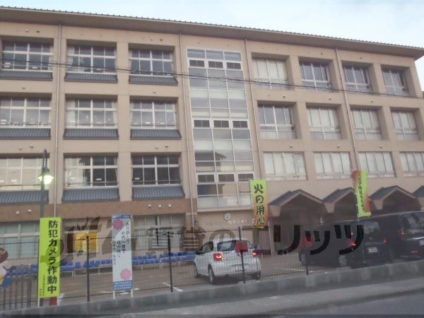Primary school. Shimosakamoto up to elementary school (elementary school) 270m