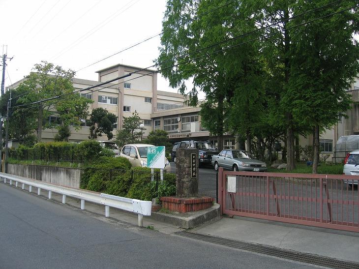 Junior high school. 988m to Otsu Municipal Hiyoshi Junior High School