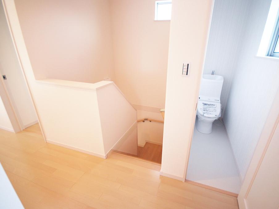 Non-living room. Installing a toilet on the second floor. (No. 10 locations)