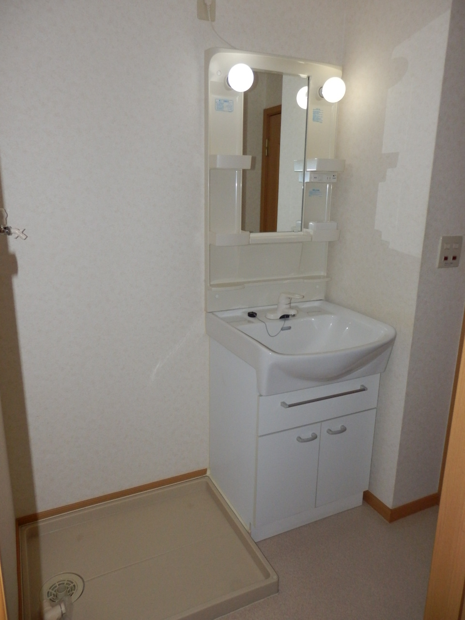 Washroom. Fully equipped Laundry Area also in the room ☆