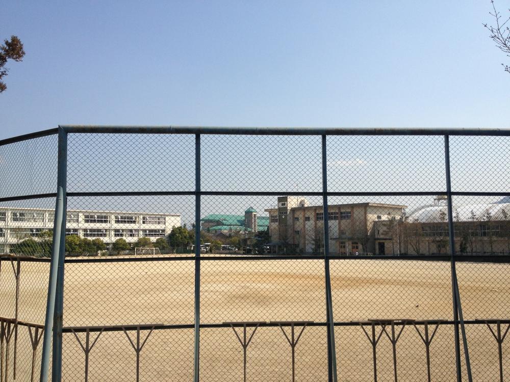 Junior high school. 1052m to Otsu Municipal Ojiyama junior high school