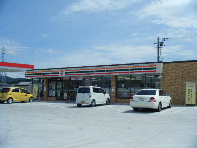 Convenience store. Seven-Eleven Ritto Inter store up (convenience store) 679m
