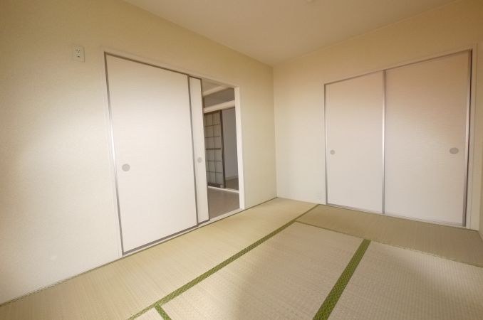 Other room space.  ※ Is another room of the same properties