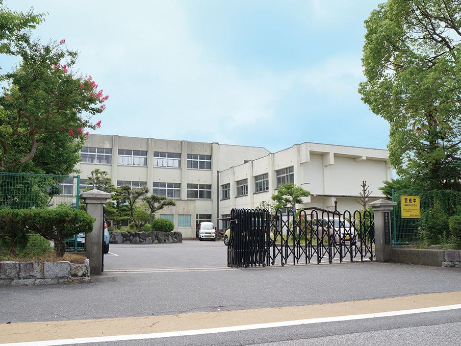 Primary school. Ritto Municipal Haruta to elementary school 433m