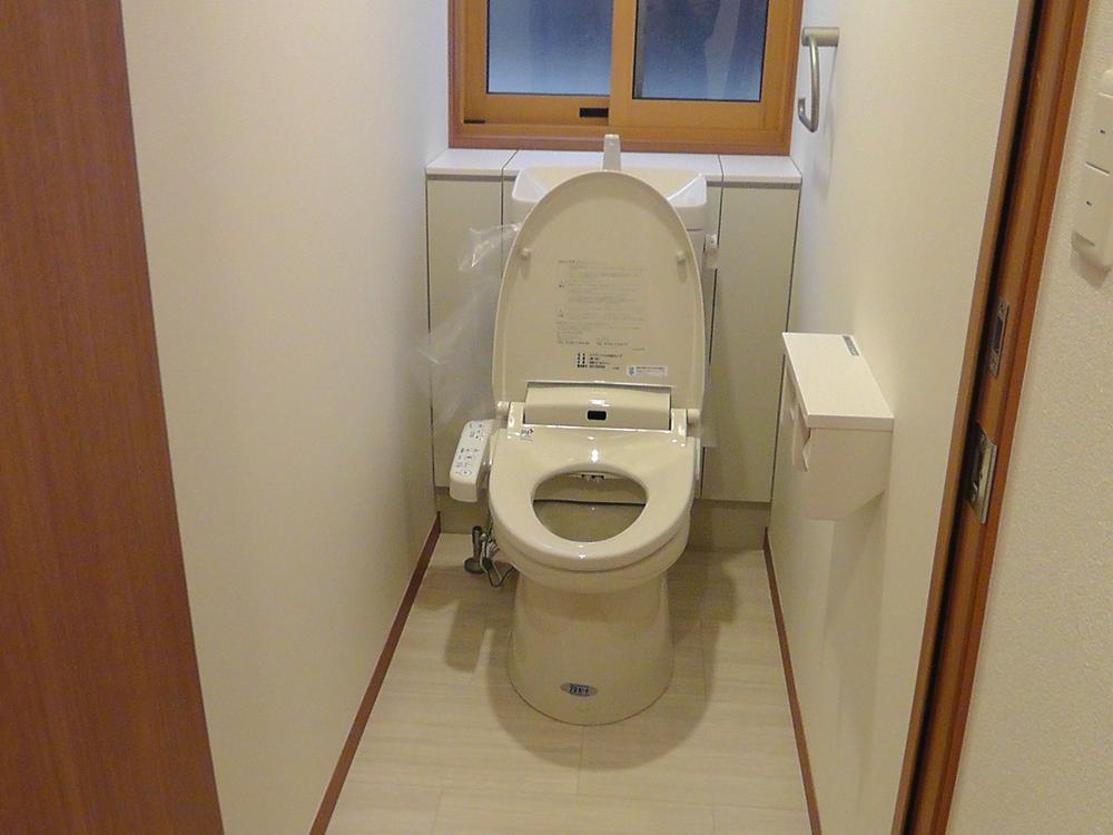 Toilet. No. 4 place toilet