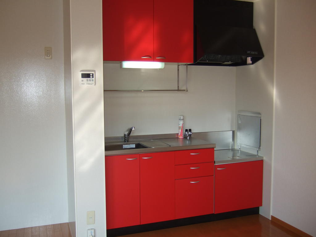 Kitchen. It is the red kitchen! !