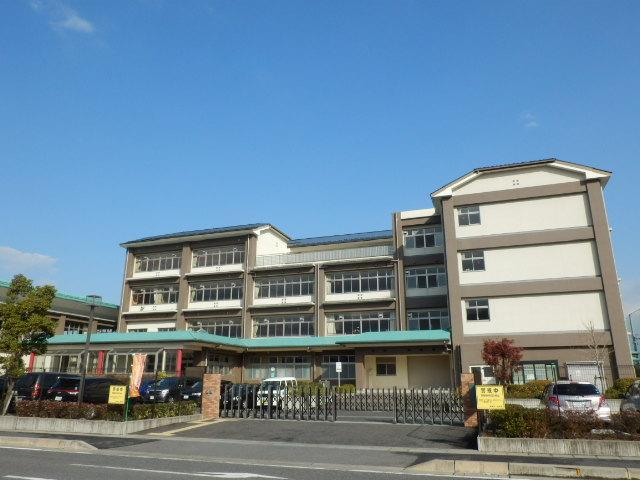 Primary school. Ritto Municipal Taiho 547m to East Elementary School