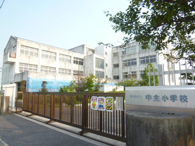 Primary school. 817m to Yasu Tatsunaka main elementary school (elementary school)