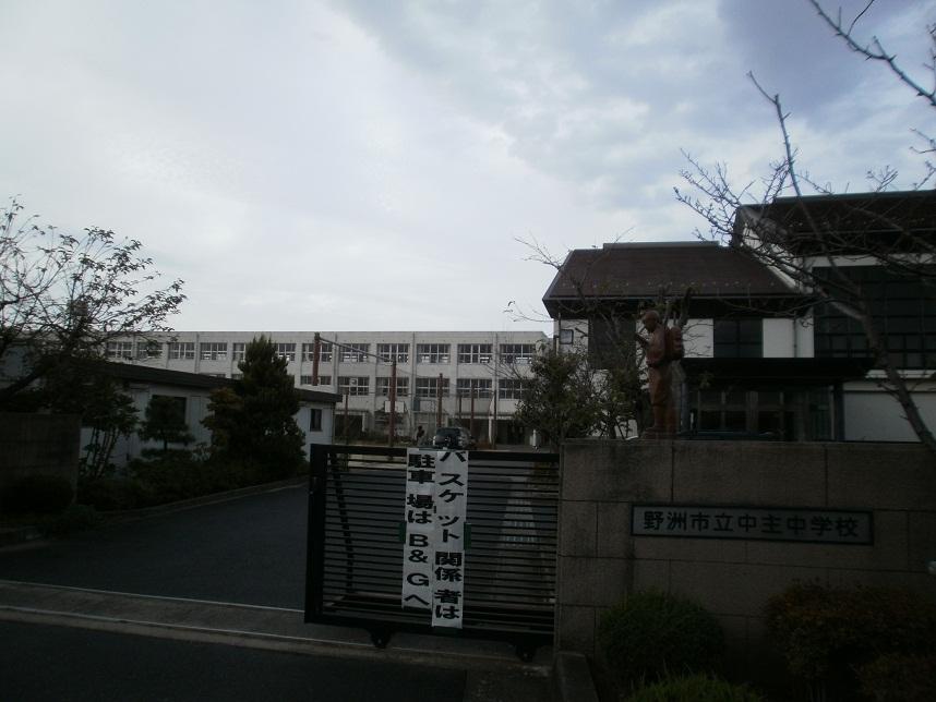 Junior high school. Yasu Tatsunaka until the main junior high school 2037m