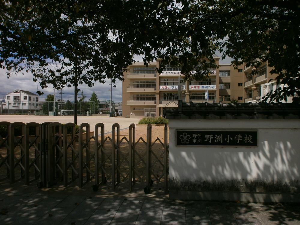 Primary school. Yasu Municipal Yasu to elementary school 387m