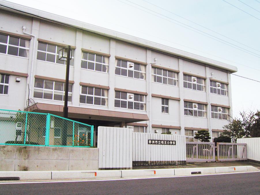 Primary school. Kamio until elementary school 960m