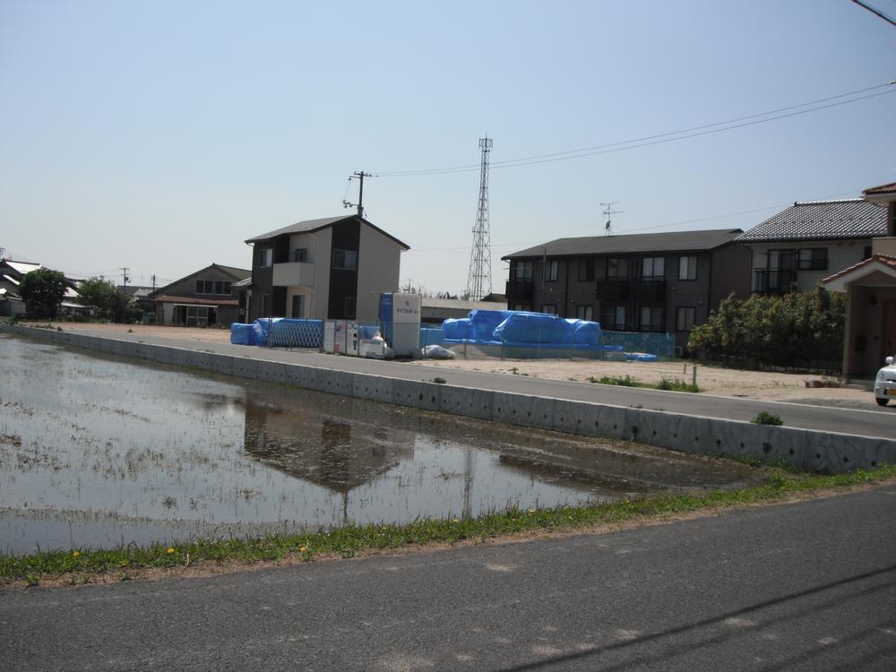 Local land photo. Quiet living environment