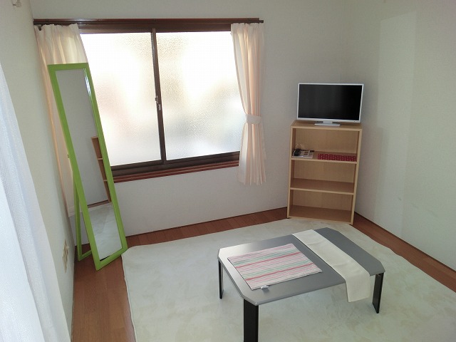 Other room space. Furniture & TV Present (photo separate room)