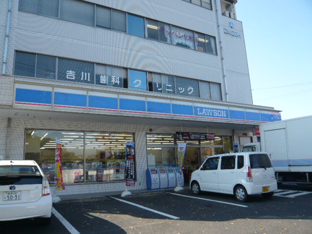 Convenience store. 342m until Lawson Higashitsuda store (convenience store)