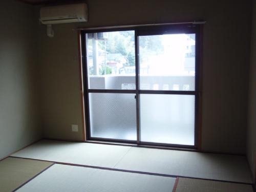 Other room space. Japanese-style room: 6 quires