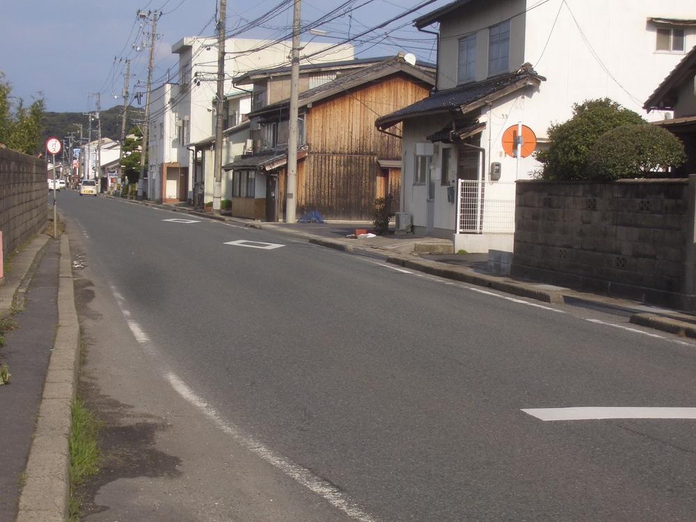 Other Environmental Photo. The front of the prefectural road