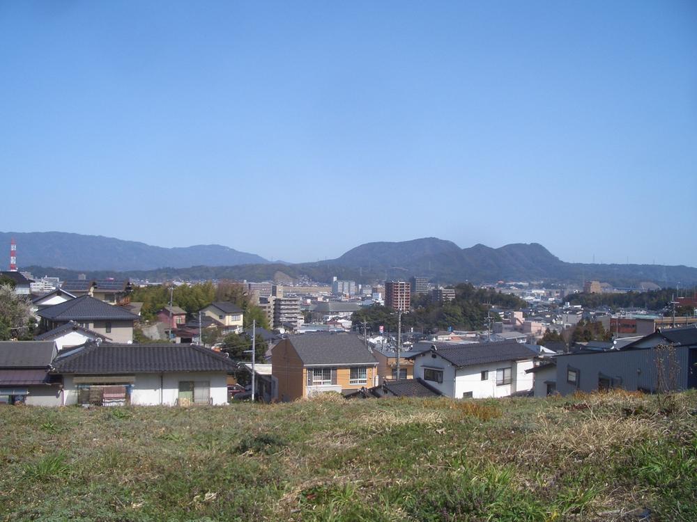 View photos from the local. I feel looked down Nishitsuda direction