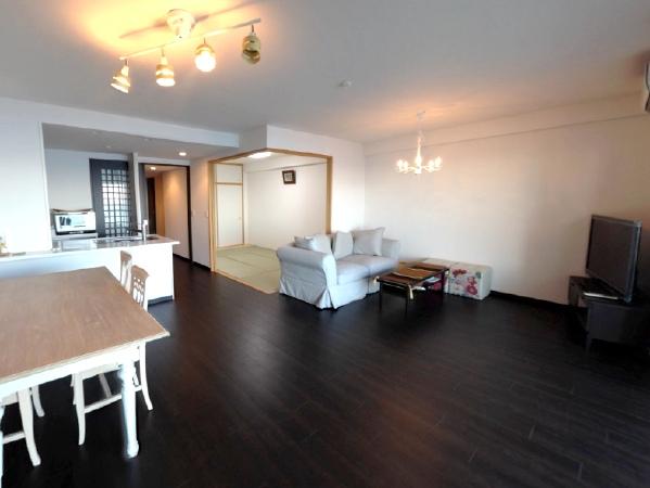 Living. Spacious 2LDK type of floor plan is 80 sq m. Especially living is made larger, It is open-minded design.