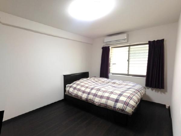 Non-living room. Spacious 8 quires of Western-style. It is equipped with separately about 2 pledge walk-in closet.