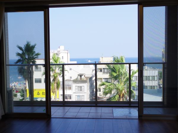 View photos from the dwelling unit. From rooms, Atami is a fireworks display overlooking. Exactly, It is a special seat.