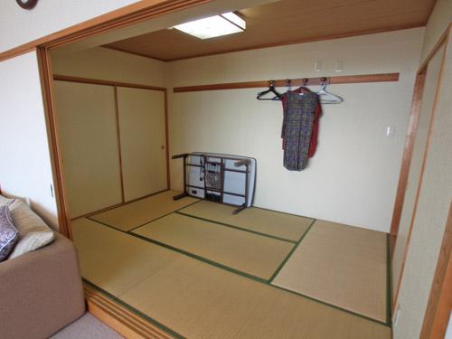 Non-living room. Japanese-style room with a closet