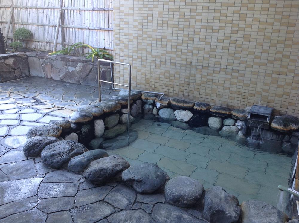 Other common areas. Open-air bath