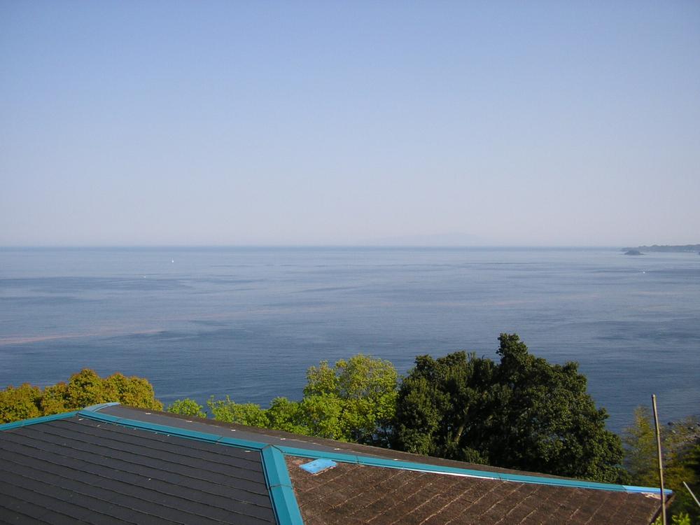 View photos from the dwelling unit. Wish to under eyes Sagami Bay