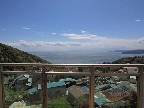 View photos from the dwelling unit. Current Sagami Bay views