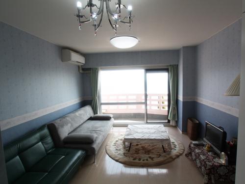 Non-living room. Western-style from the entrance side