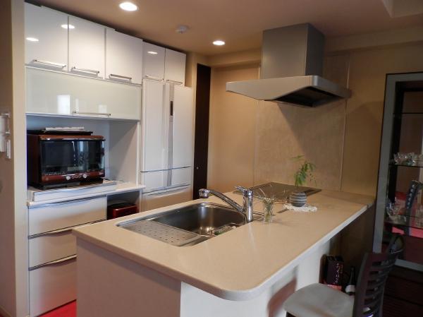 Kitchen. It becomes open kitchen of open-minded IH Specifications. Has been become very clean your.