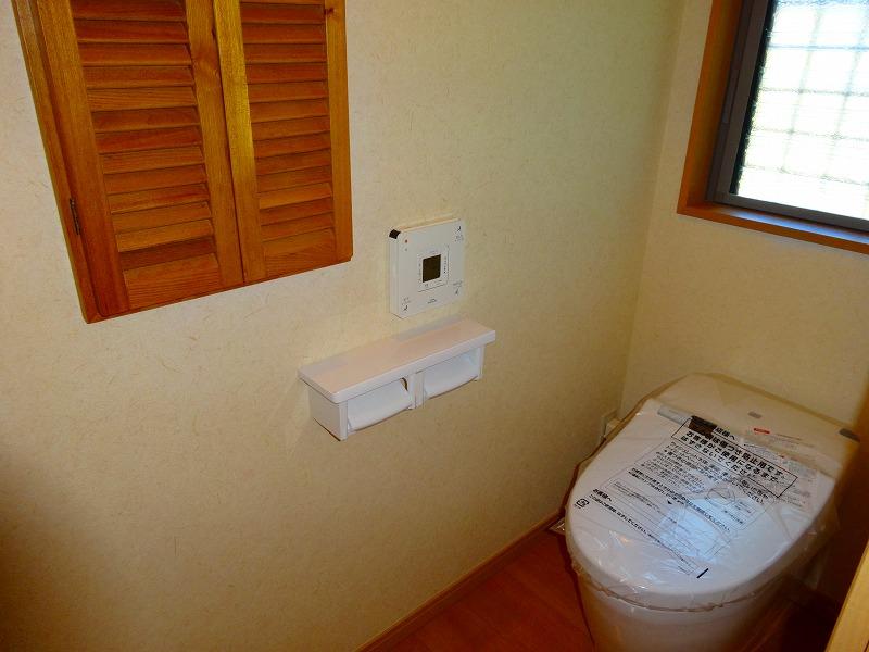 Toilet. Indoor (September 2013) Shooting