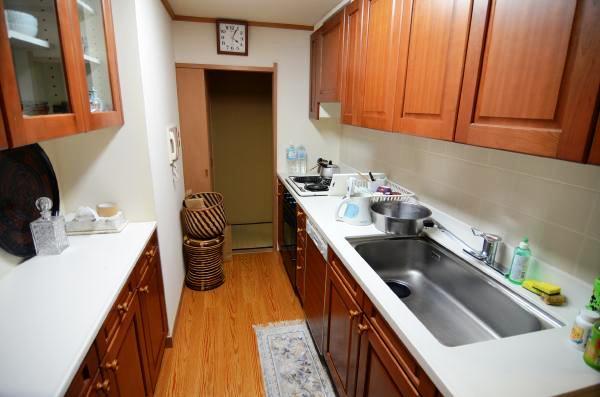 Kitchen. Kitchen about 4 Pledge