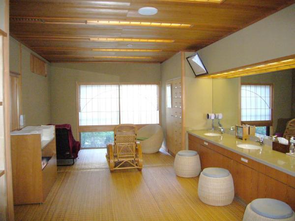 Other common areas. Hot spring bath undressing room