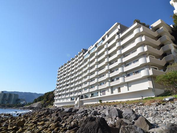 Local appearance photo. Oceanfront resort condominium