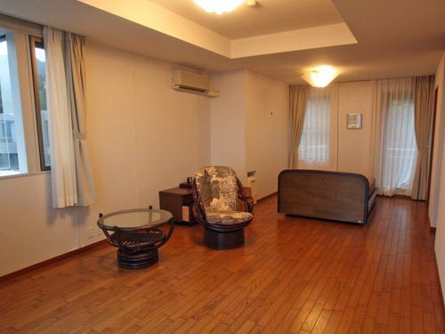 Non-living room. About 17.5 tatami Western-style