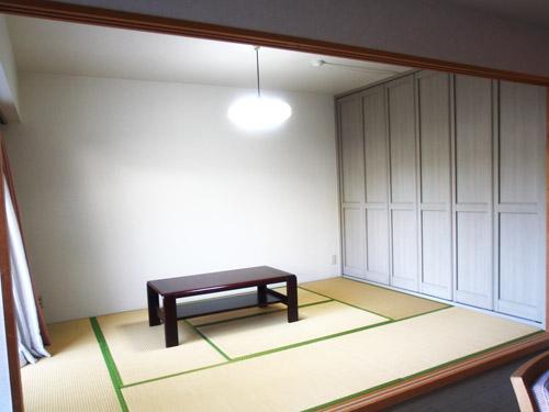 Non-living room. Storage of large Japanese-style