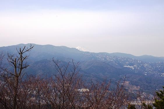 View photos from the dwelling unit. Photo, but we have a little cloudy, Offer even Mount Fuji