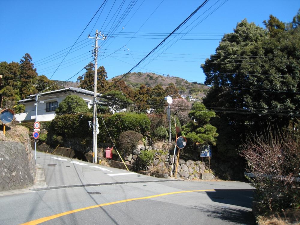 Local photos, including front road. Local front road