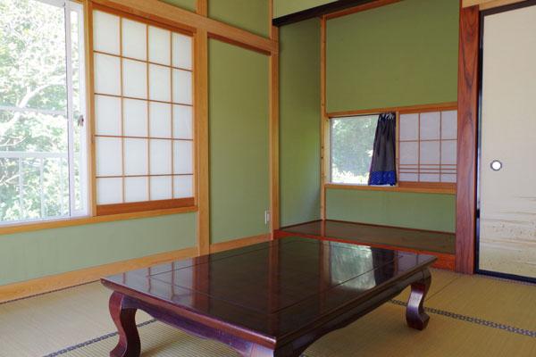 Non-living room. The second floor of an 8-mat Japanese-style room of attention. It can also be used as a guest room. 