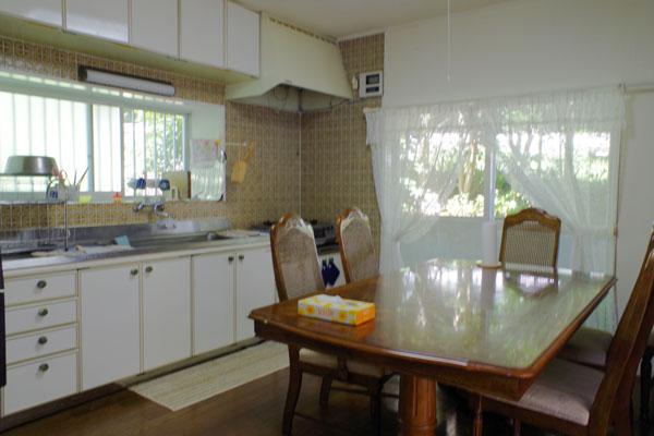 Kitchen. It has been used as a vacation home. 