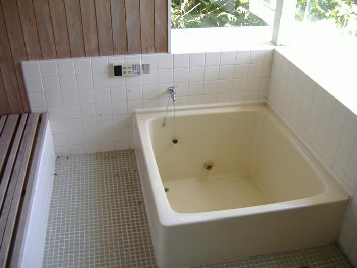 Bathroom. Wide bathtub