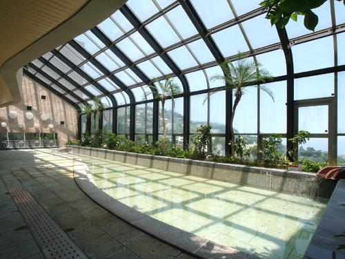 Other common areas. Hot spring bath with views of the sea