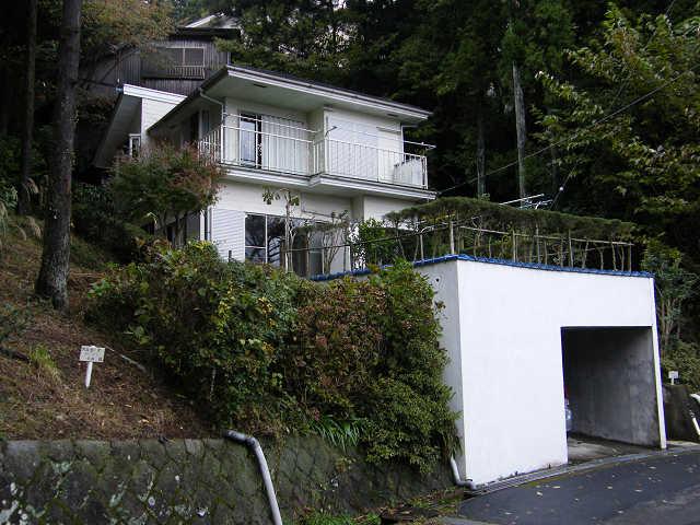 Local appearance photo. The building, which was wrapped in green