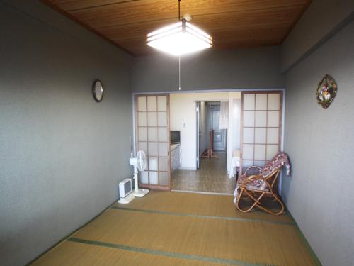 Non-living room. Japanese-style room from the balcony