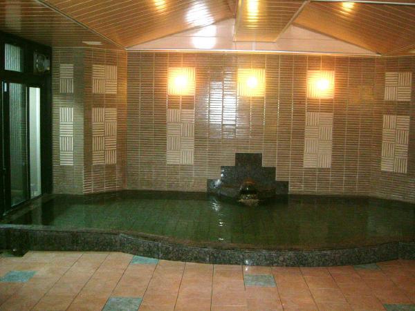 Other common areas. Hot Springs is a large bath
