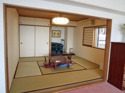 Non-living room. Japanese-style room with a window