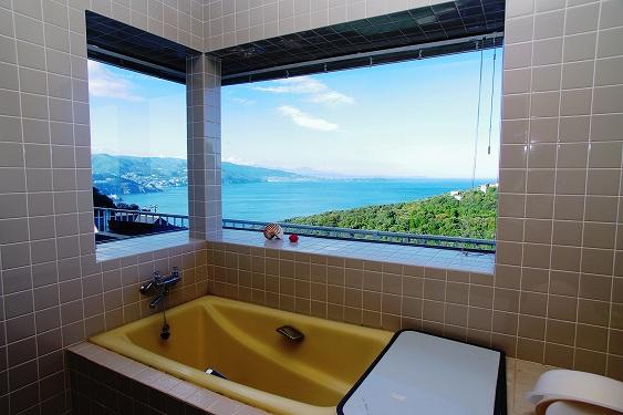 Bathroom. Sagami Bay is the panoramic views from the bathtub