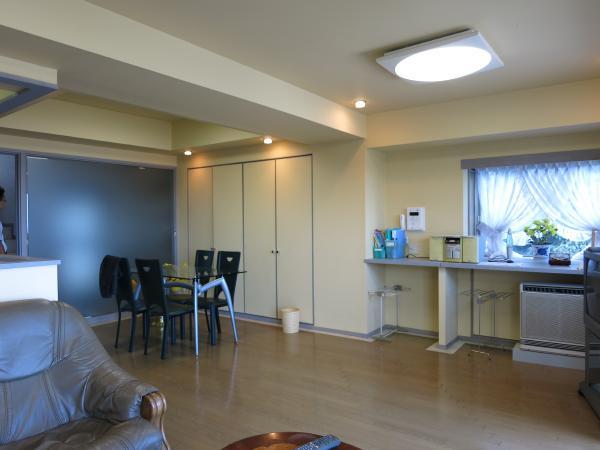 Same specifications photos (living). This room is a corner room. Living also has Oh enhance storage.